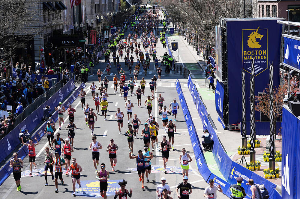 Boston_Marathon_Crowd_Scientist.jpg