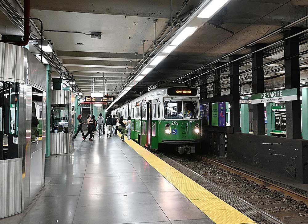 1200px-MBTA_Green_Line_train_at.jpg