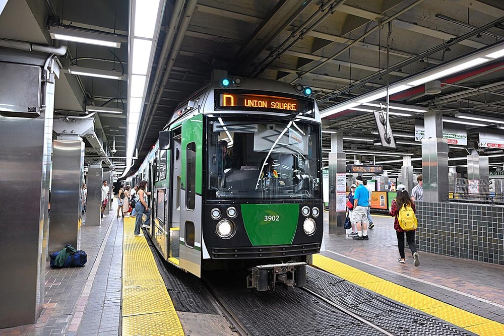 1200px-MBTA_Green_Line_Type_9_Tr.jpg