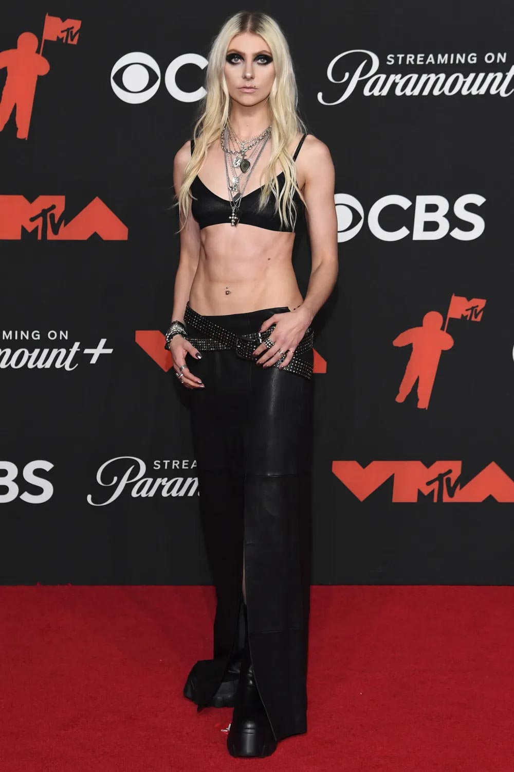 Taylor-Momsen-vmas-arrivals-0907.jpg